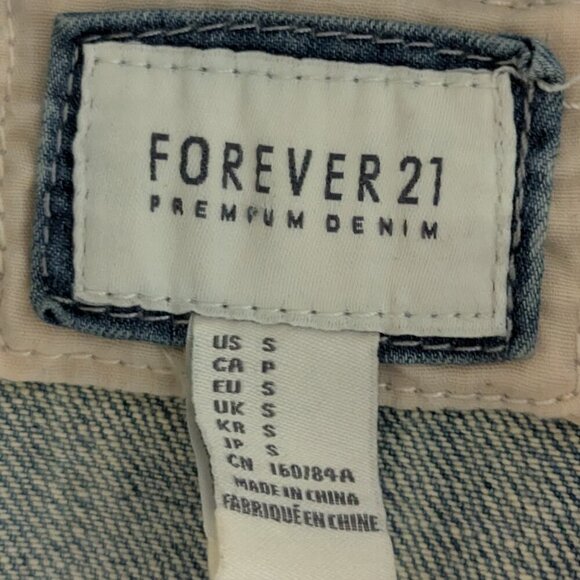 FOREVER 21 Cropped Blue Denim Button Jean Jacket; Size S - Picture 3 of 4